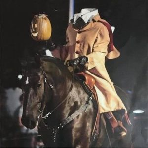 Meet your Posher, Carrie